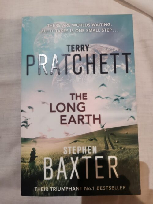 The Long Earth – Terry Pratchett, Stephen Baxter secondhand book